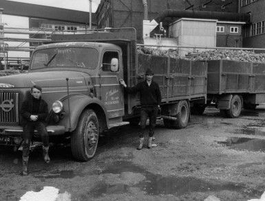 1968 - Vergroting van de vervoerscapaciteit; Volvo 485 turbo met aanhanger, gereden door Gerard en Dick Bakker